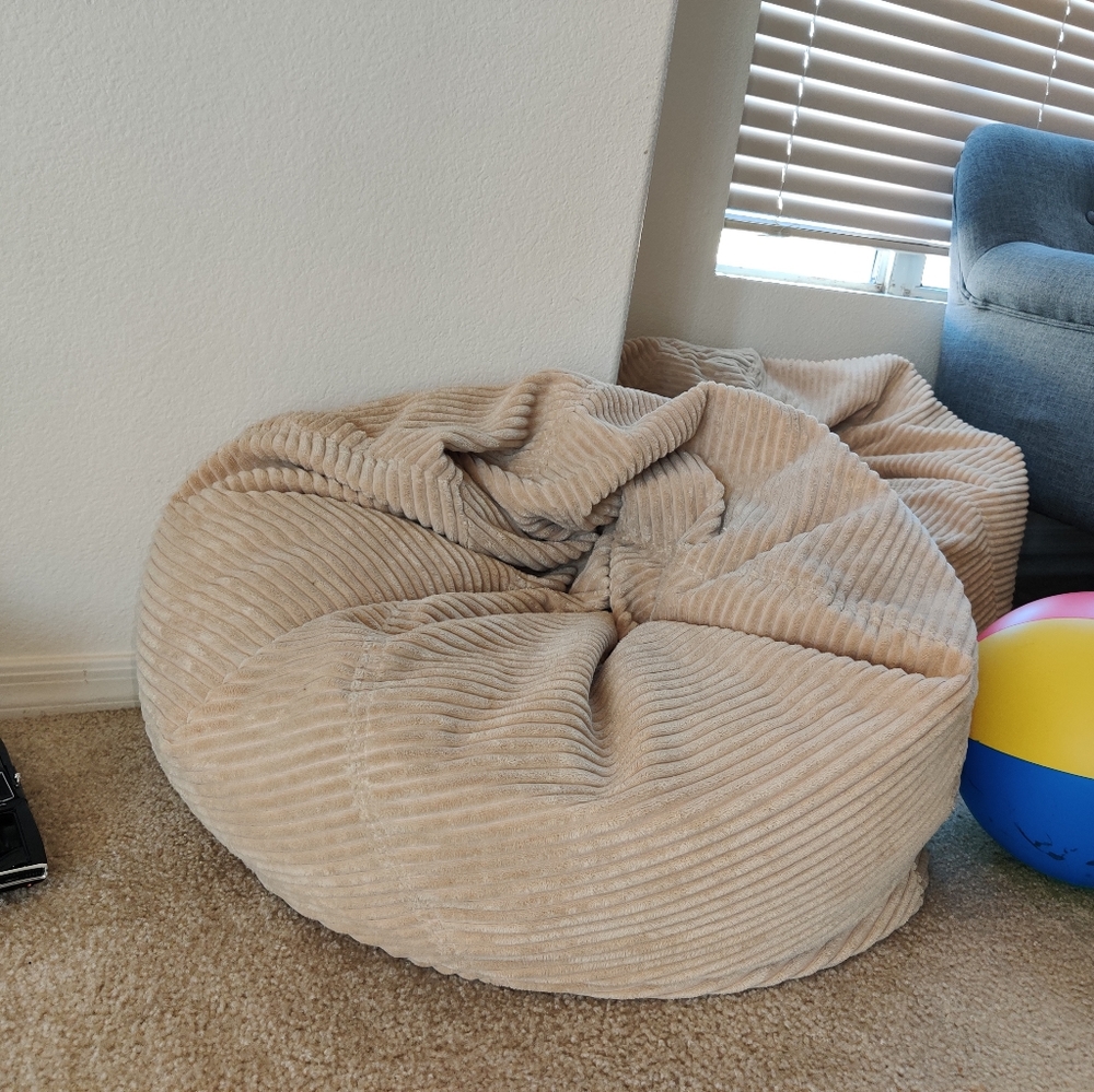 2 lightweight Bean bags